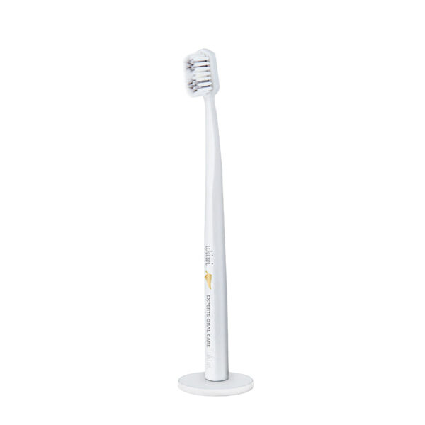 Ukiwi Wide Ultra Clean Toothbrush (Kiwifruit) White