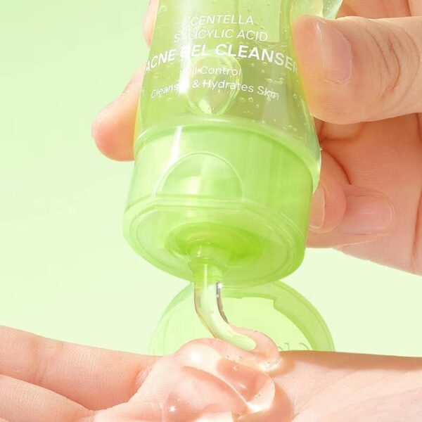 Glad2Glow Centella Salicylic Acid Acne Gel Cleanser - Image 3